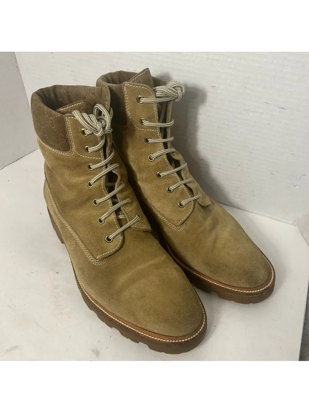 GUCCI Men’s Leather Suede Timberland Style Boots Logo Beige Lace Up 9.5D